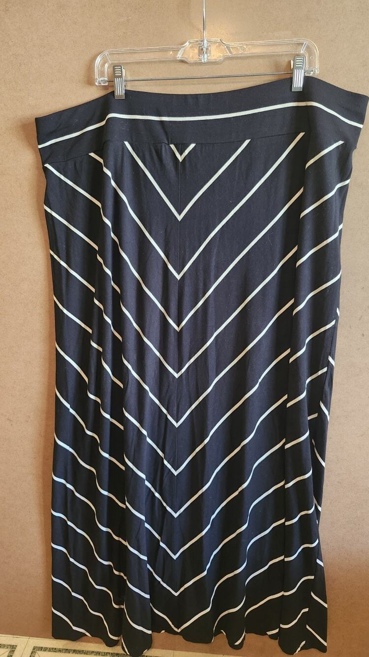 Ava & Viv Women's Plus Size 2X Striped Knit Skirt - Black and White Wb25